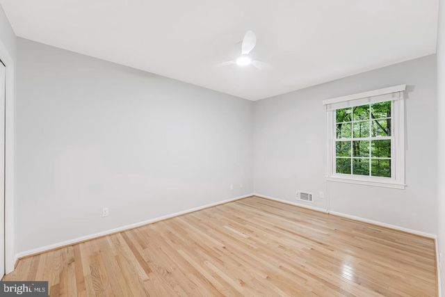 10812 HUNT CLUB RD, Reston, VA 20190
