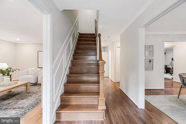 10812 HUNT CLUB RD, Reston, VA 20190