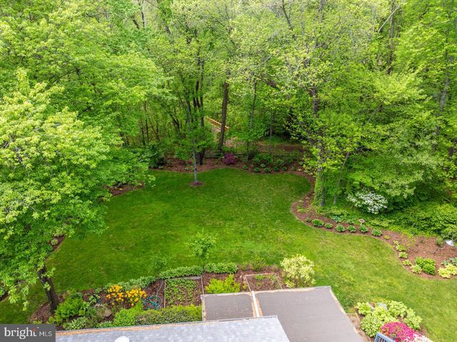 10812 HUNT CLUB RD, Reston, VA 20190