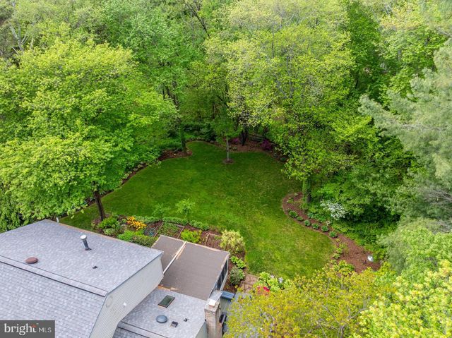 10812 HUNT CLUB RD, Reston, VA 20190