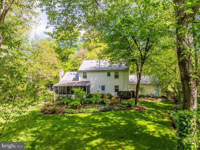 10812 HUNT CLUB RD, Reston, VA 20190