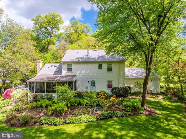 10812 HUNT CLUB RD, Reston, VA 20190