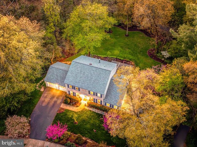 10812 HUNT CLUB RD, Reston, VA 20190