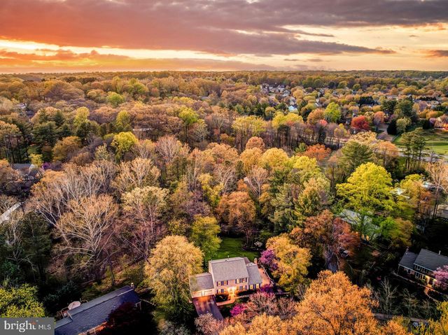 10812 HUNT CLUB RD, Reston, VA 20190