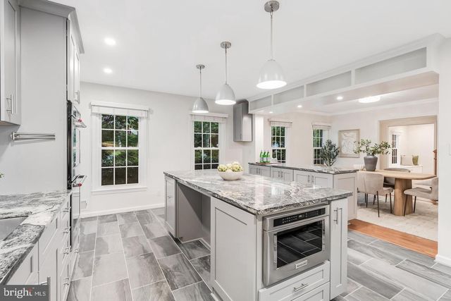 10812 HUNT CLUB RD, Reston, VA 20190