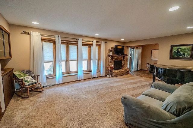 206 Riverview Drive, Vinton, IA 52349