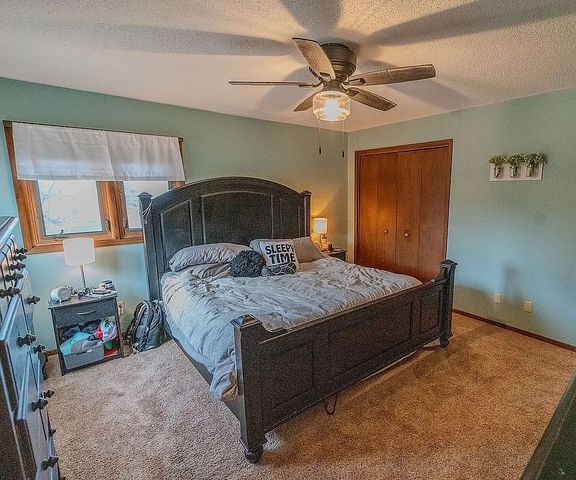 206 Riverview Drive, Vinton, IA 52349