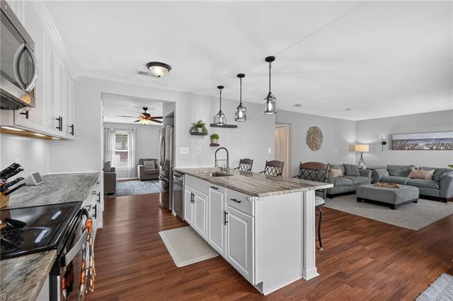 1984 Stillwood LN, Virginia Beach, VA 23456