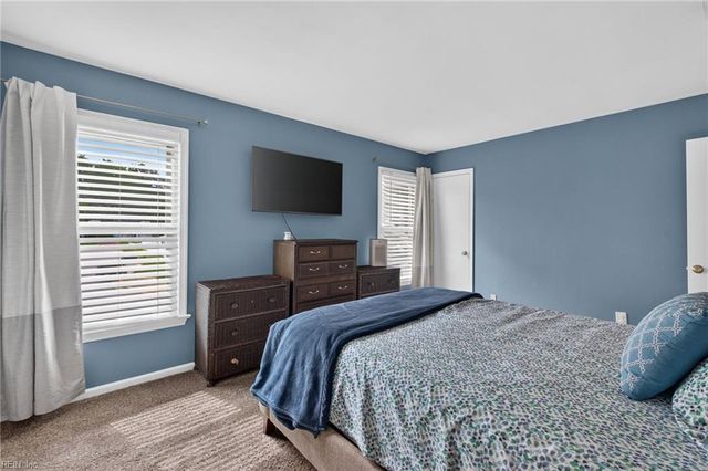 1984 Stillwood LN, Virginia Beach, VA 23456