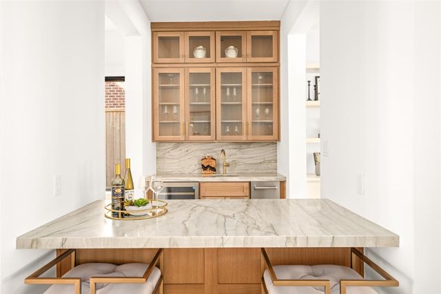 3406 Rice Boulevard, Houston, TX 77005