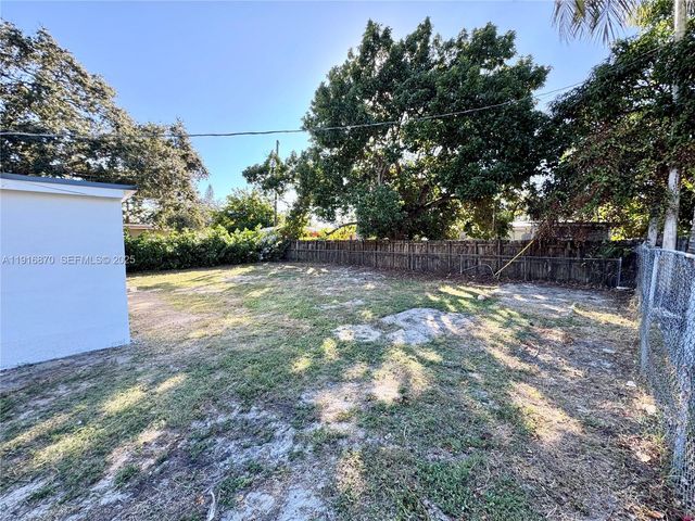 16130 NW 37th Ct, Miami Gardens, FL 33054