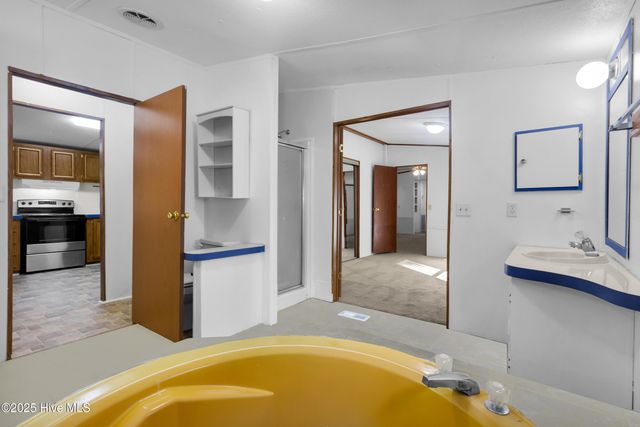 220 Tree Lane, New Bern, NC 28562