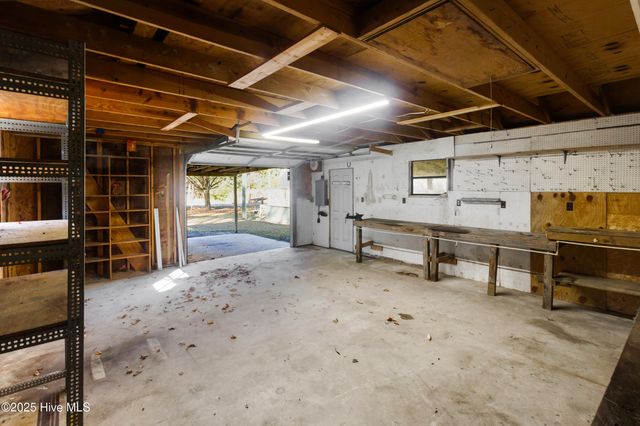 220 Tree Lane, New Bern, NC 28562