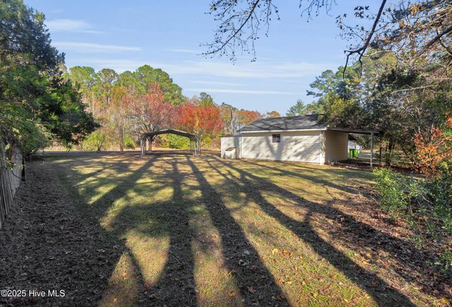 220 Tree Lane, New Bern, NC 28562