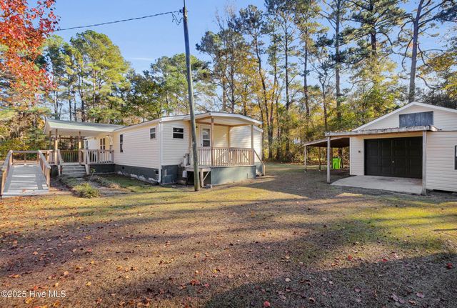 220 Tree Lane, New Bern, NC 28562