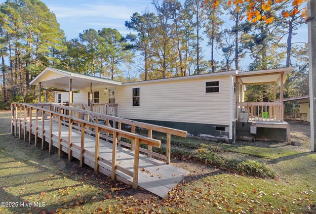 220 Tree Lane, New Bern, NC 28562