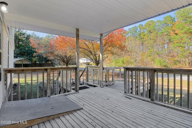 220 Tree Lane, New Bern, NC 28562