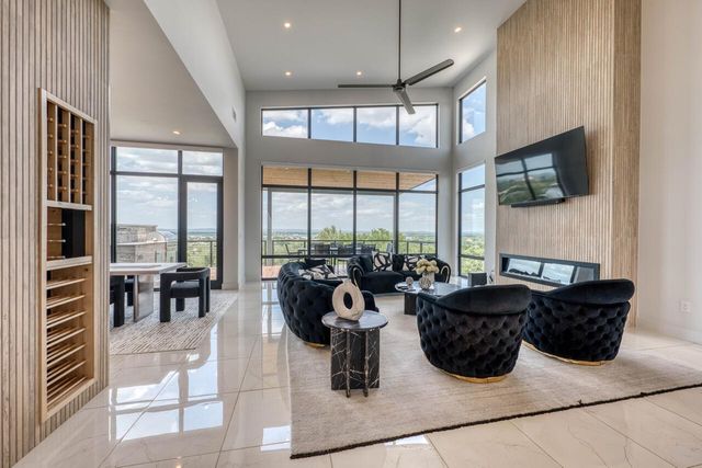 207 Kites CT, Horseshoe Bay, TX 78657