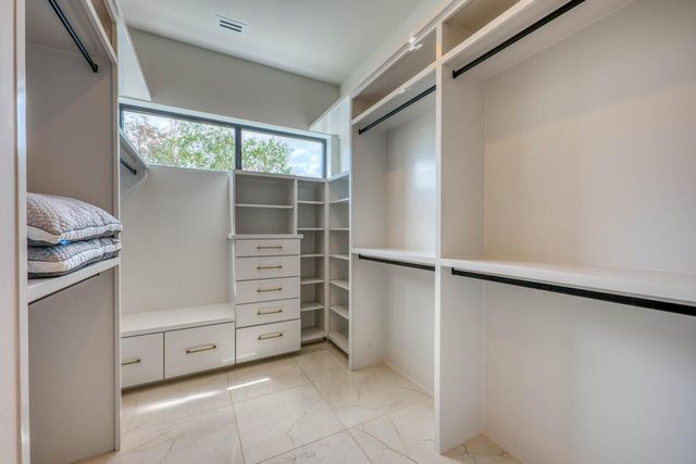 207 Kites CT, Horseshoe Bay, TX 78657