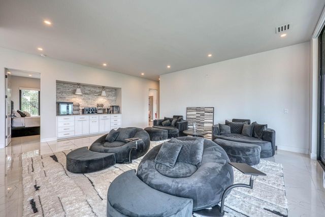 207 Kites CT, Horseshoe Bay, TX 78657