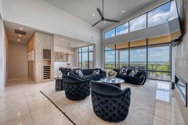 207 Kites CT, Horseshoe Bay, TX 78657
