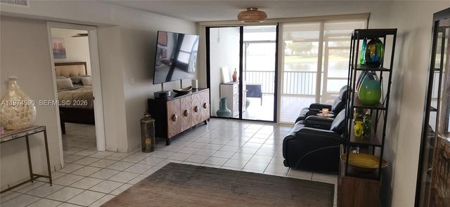 1382 SW 131st Place Cir E, Miami, FL 33184