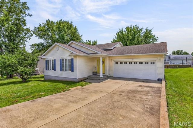 14 Pheasant Drive, Farmington, MO 63640