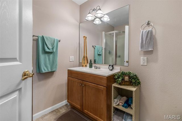 14 Pheasant Drive, Farmington, MO 63640