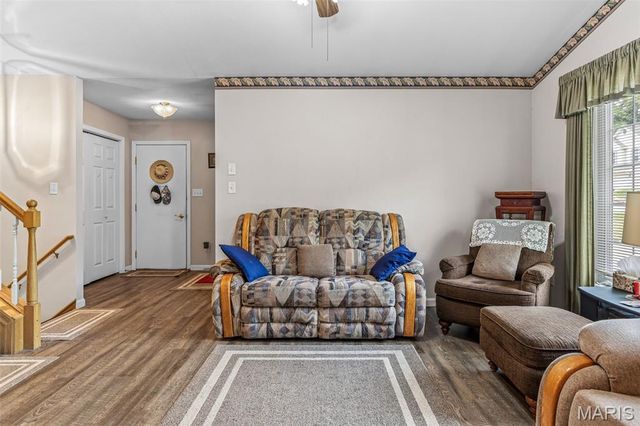 14 Pheasant Drive, Farmington, MO 63640