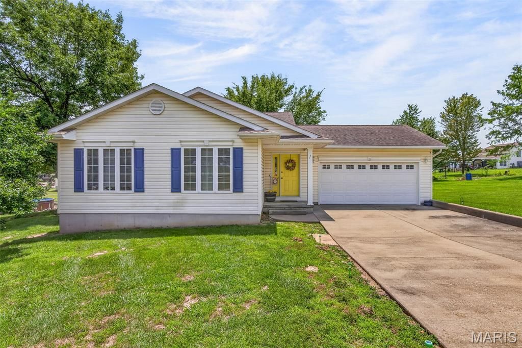 14 Pheasant Drive, Farmington, MO 63640