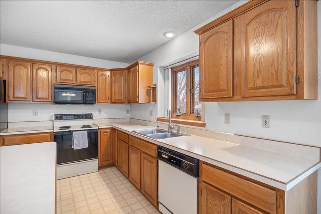 1401 NW Parkridge Place, Ankeny, IA 50023