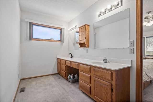 1401 NW Parkridge Place, Ankeny, IA 50023