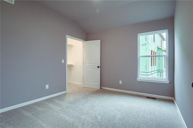 18400 W 205th Street, Spring Hill, KS 66083