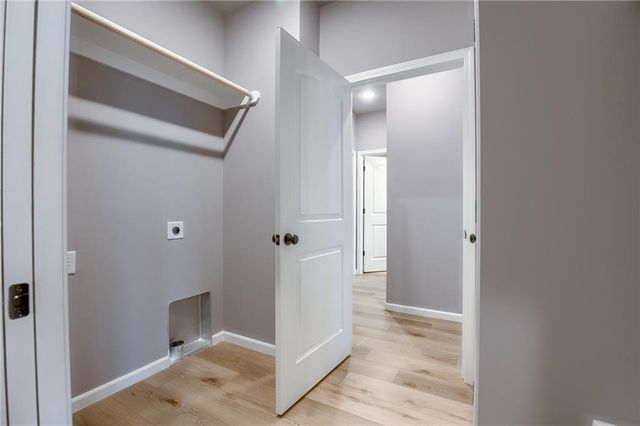 18400 W 205th Street, Spring Hill, KS 66083