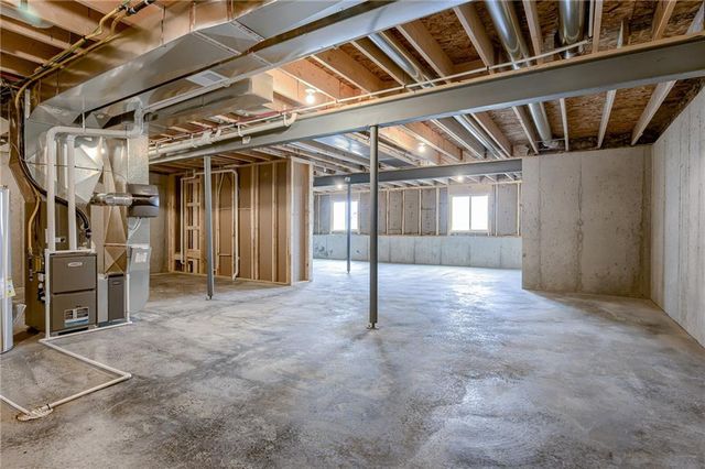 18400 W 205th Street, Spring Hill, KS 66083