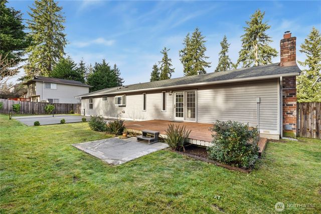 2952 216th Place SW, Brier, WA 98036