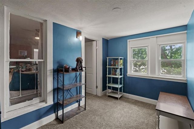 404 S Osage Street, Independence, MO 64050