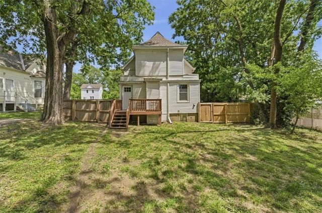 404 S Osage Street, Independence, MO 64050