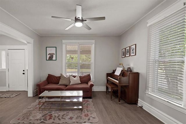 404 S Osage Street, Independence, MO 64050