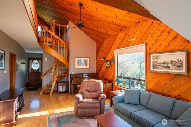 2612 Fisherman Bay Road, Lopez Island, WA 98261