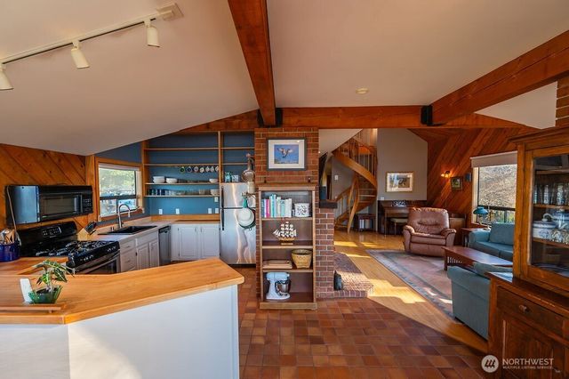 2612 Fisherman Bay Road, Lopez Island, WA 98261