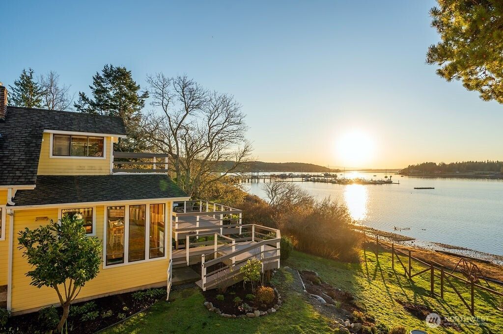2612 Fisherman Bay Road, Lopez Island, WA 98261