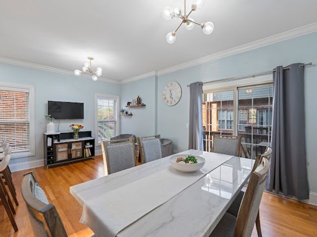 265 N WILMETTE Avenue, Westmont, IL 60559
