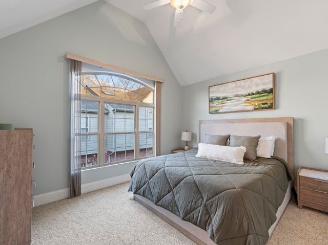 265 N WILMETTE Avenue, Westmont, IL 60559