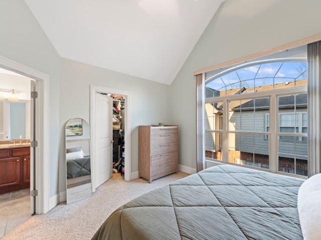 265 N WILMETTE Avenue, Westmont, IL 60559