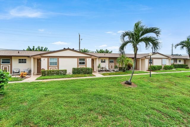 2883 CROSLEY Drive W F, West Palm Beach, FL 33415