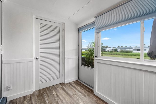 2883 CROSLEY Drive W F, West Palm Beach, FL 33415