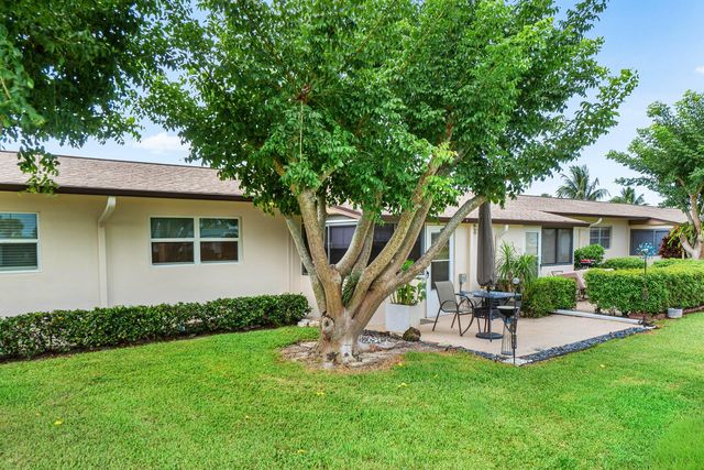 2883 CROSLEY Drive W F, West Palm Beach, FL 33415
