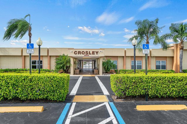 2883 CROSLEY Drive W F, West Palm Beach, FL 33415