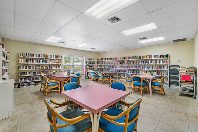 2883 CROSLEY Drive W F, West Palm Beach, FL 33415